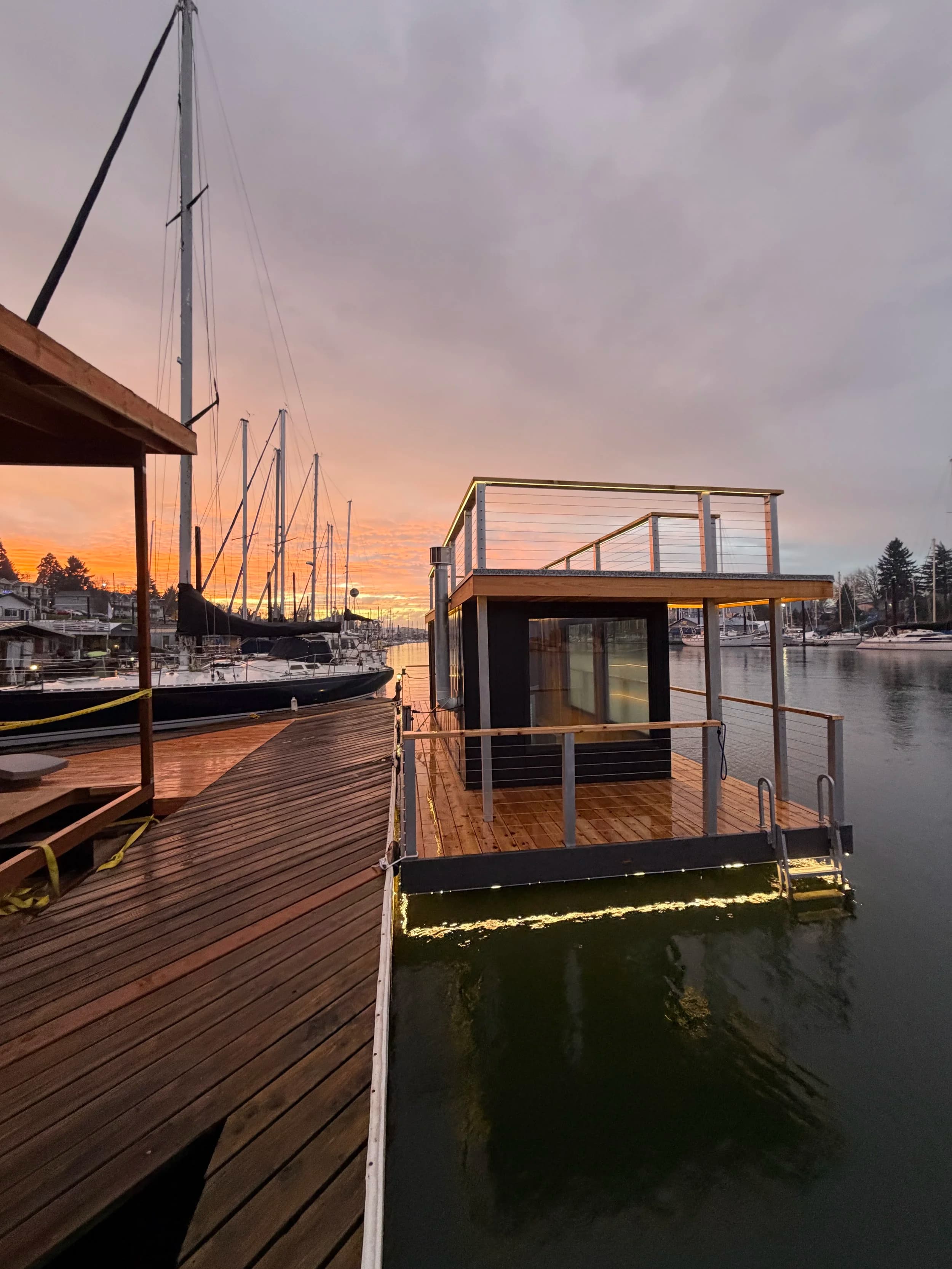 Ebb and Ember floating sauna on Columbia River