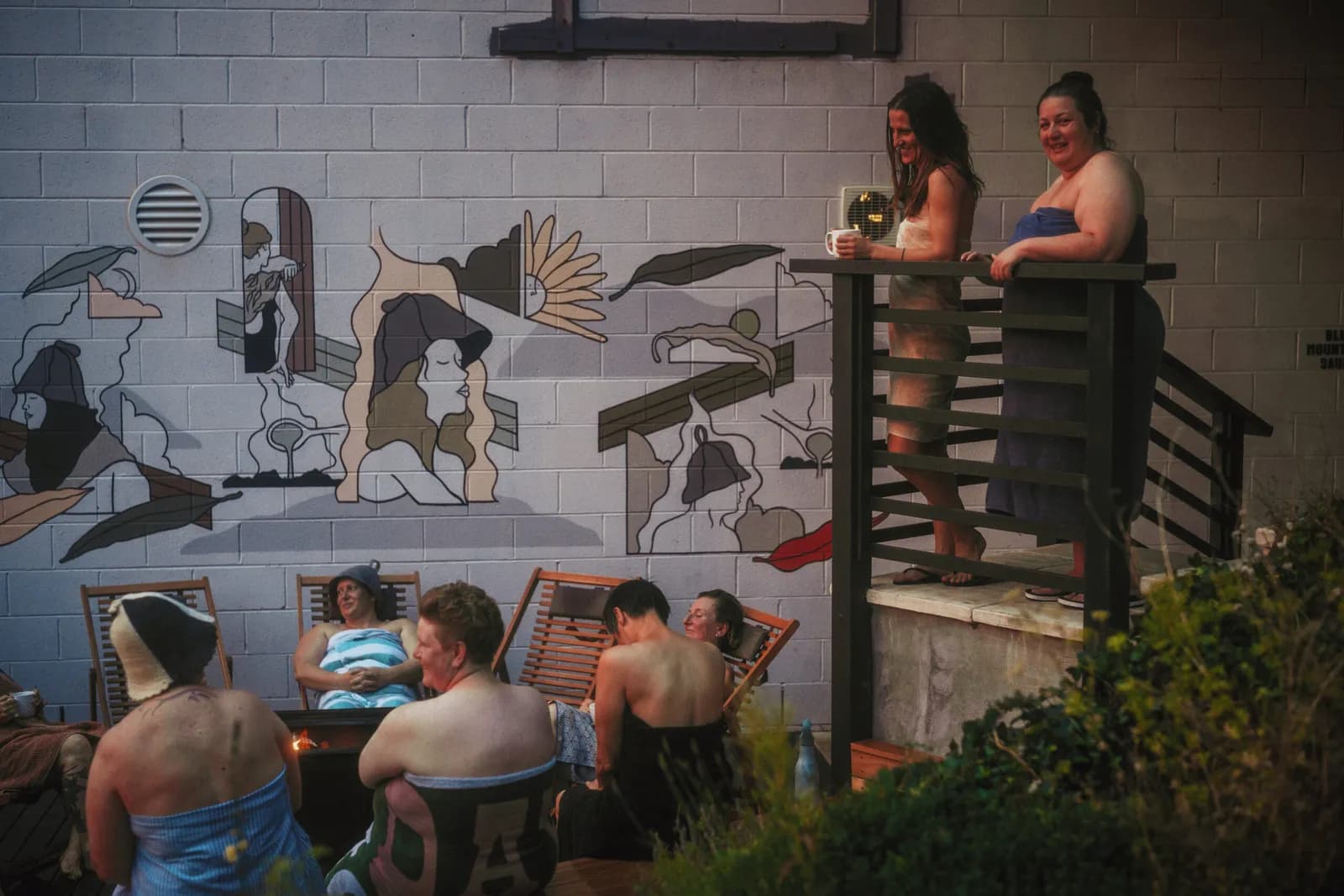 Blue Mountains Sauna exterior with cold plunge pool