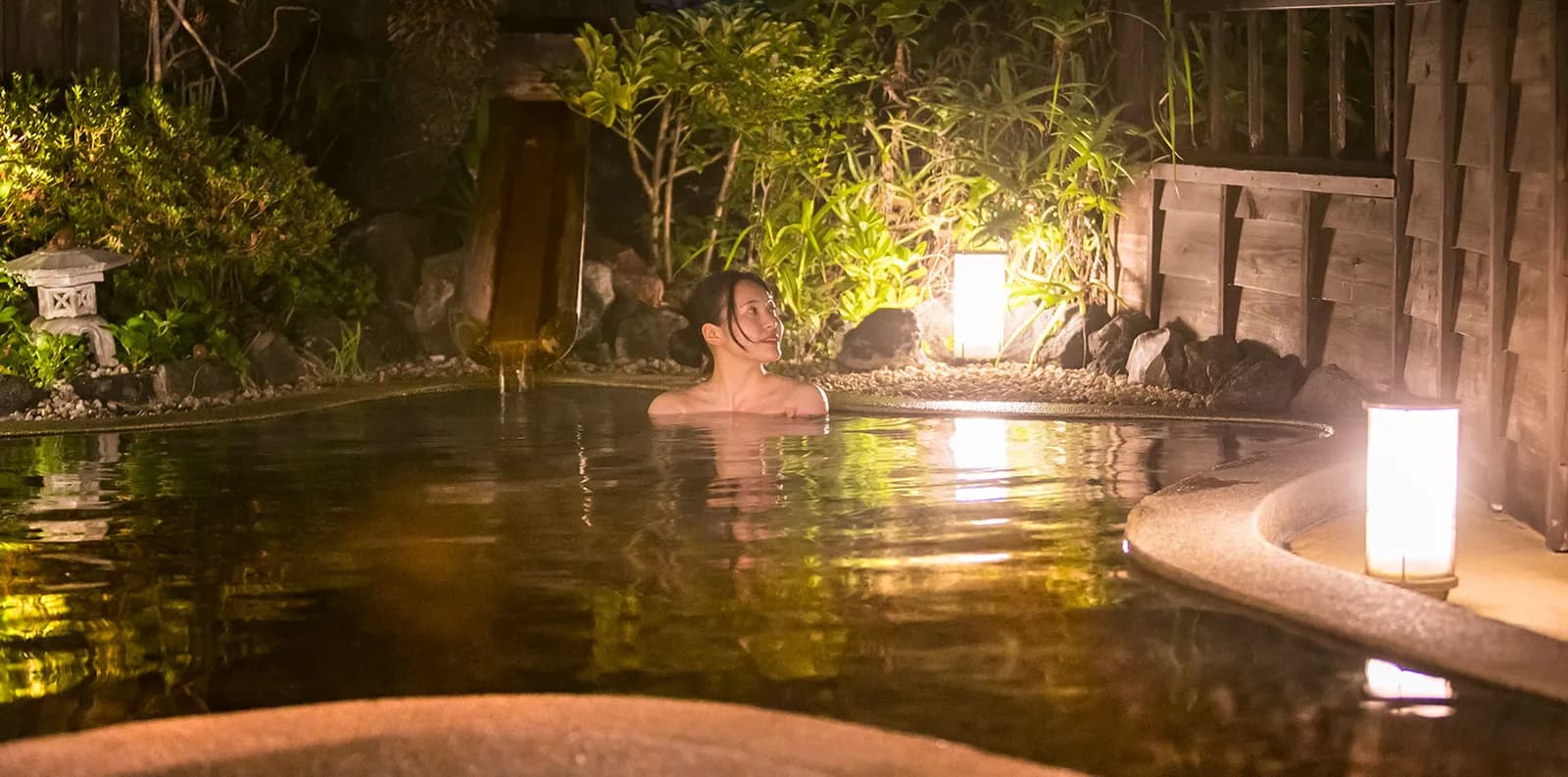 Outdoor rotenburo hot-spring bath at Izu Atagawa Yubana Mankai